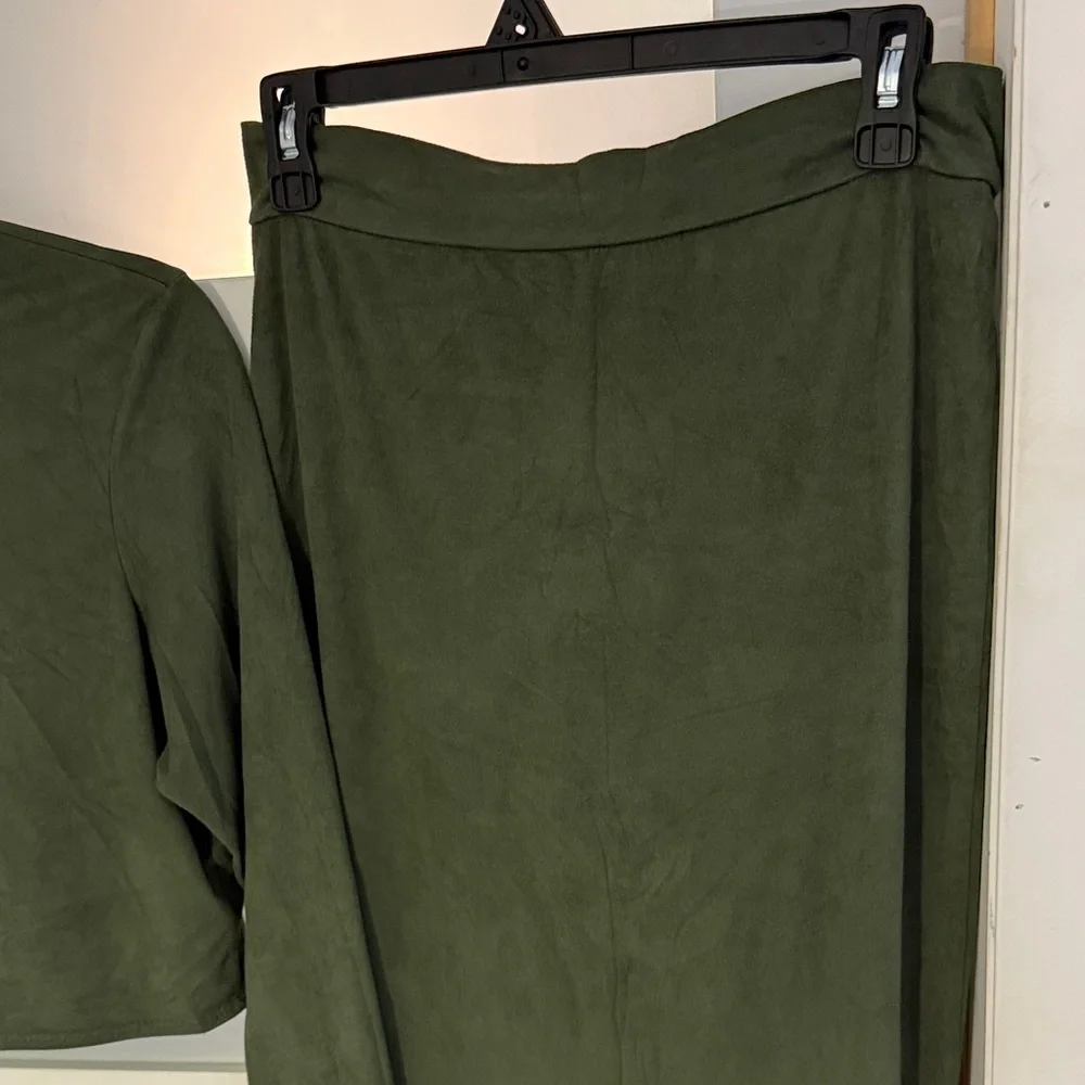 Nicki Minaj Olive Green Midi Skirt Set - Picture 4 of 10